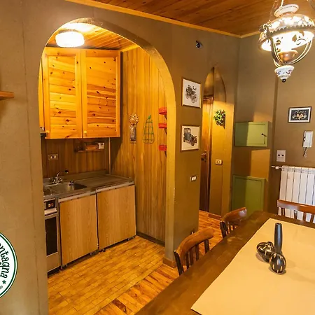 Posto Di Montagna - Elegante Di 3 Nella Quiete Della Natura, Arredato In Vero Stile Casa Di Montagna, Free Wifi - Netflix, Disney, Dazn, Prime Video, Infinity Daire Camigliatello Silano